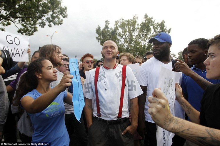 4580F83500000578-4999342-image-a-3_1508504404285